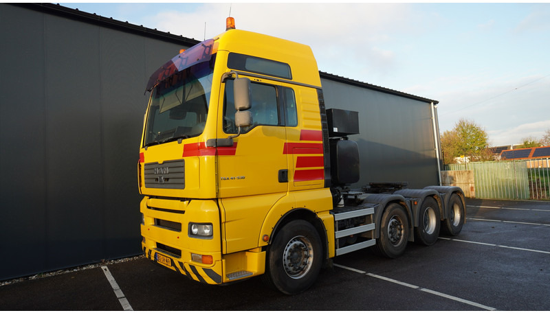 MAN TGA 41.530 8X4 160 TON'S RETARDER 283.000KM - Tractor head: gambar 3 MAN TGA 41.530 8X4 160 TON'S RETARDER 283.000KM - Tractor head: gambar 3