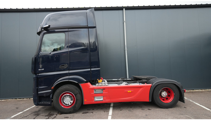 Mercedes-Benz ACTROS 1945 GIGASPACE 649.700KM - Tractor head: gambar 1 Mercedes-Benz ACTROS 1945 GIGASPACE 649.700KM - Tractor head: gambar 1