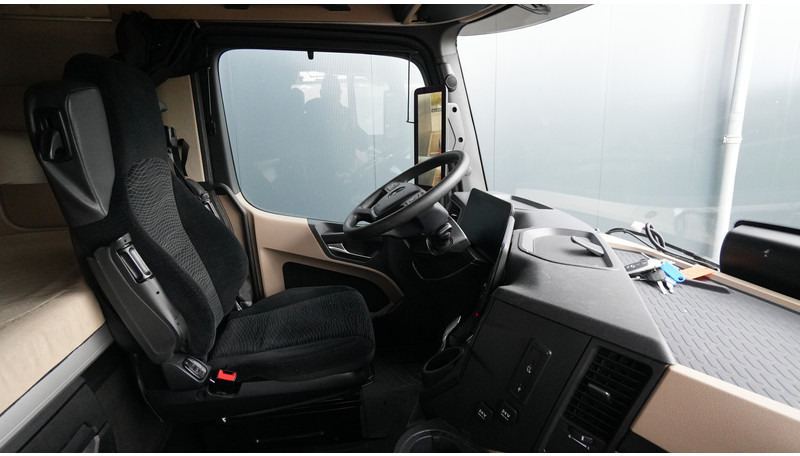 Mercedes-Benz ACTROS 1945 GIGASPACE 649.700KM - Tractor head: gambar 5 Mercedes-Benz ACTROS 1945 GIGASPACE 649.700KM - Tractor head: gambar 5