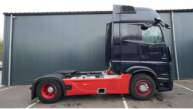 Mercedes-Benz ACTROS 1945 GIGASPACE 649.700KM - Tractor head: gambar 2 Mercedes-Benz ACTROS 1945 GIGASPACE 649.700KM - Tractor head: gambar 2