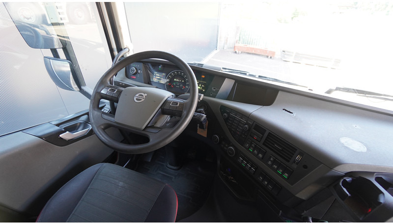 Volvo FH 420 ADR GLOBETROTTER EURO 6 864.000KM - Tractor head: gambar 5 Volvo FH 420 ADR GLOBETROTTER EURO 6 864.000KM - Tractor head: gambar 5