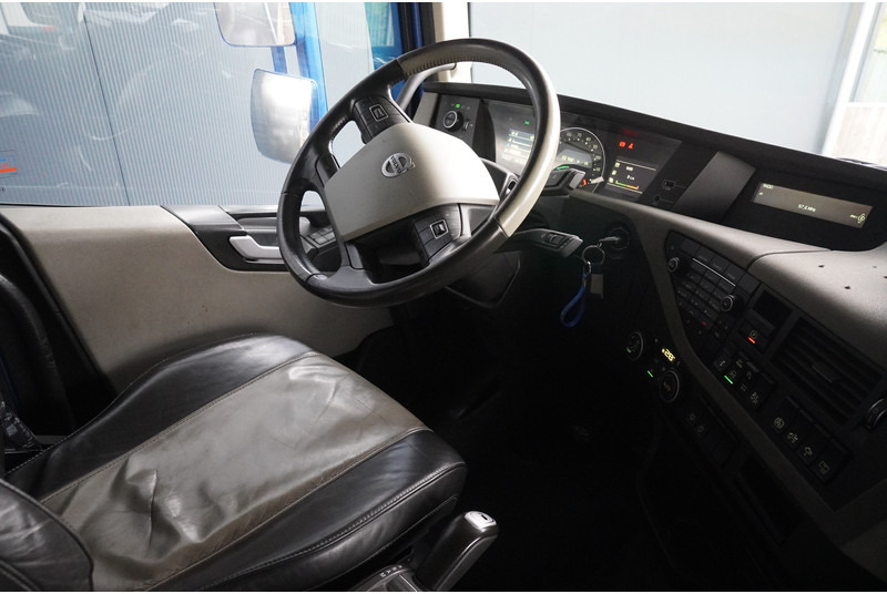 Volvo FH 540 6X2 XL SHOWTRUCK 4-SEATS 455.000KM - Tractor head: gambar 5 Volvo FH 540 6X2 XL SHOWTRUCK 4-SEATS 455.000KM - Tractor head: gambar 5