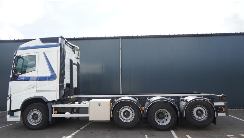 Volvo FH 460 8X2 20 FT CONTAINER TRANSPORT TRUCK - Pengangkut kontainer/ Container truck: gambar 1 Volvo FH 460 8X2 20 FT CONTAINER TRANSPORT TRUCK - Pengangkut kontainer/ Container truck: gambar 1