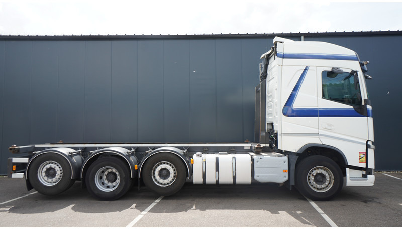 Volvo FH 460 8X2 20 FT CONTAINER TRANSPORT TRUCK - Pengangkut kontainer/ Container truck: gambar 2 Volvo FH 460 8X2 20 FT CONTAINER TRANSPORT TRUCK - Pengangkut kontainer/ Container truck: gambar 2