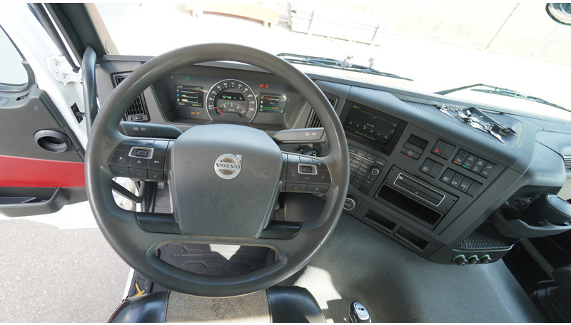 Volvo FMX 460 8X4 OPEN BOX WITH HIAB X-HIPRO 232 E-3 CRANE - Truk derek: gambar 5 Volvo FMX 460 8X4 OPEN BOX WITH HIAB X-HIPRO 232 E-3 CRANE - Truk derek: gambar 5