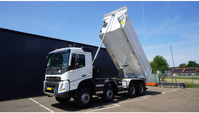 Volvo NEW FMX 460 8X6 TIPPER EURO 6 - Truk jungkit: gambar 2 Volvo NEW FMX 460 8X6 TIPPER EURO 6 - Truk jungkit: gambar 2