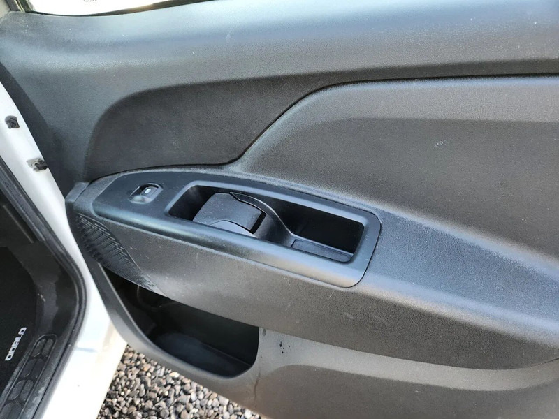 Van kecil Fiat Doblò Maxi, 2017, 188000km, Airco,Parksens, Tuv. First owner: gambar 11