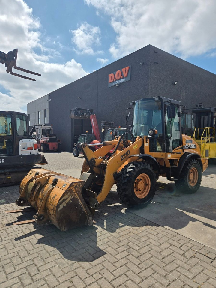 Wheel loader Case 221D: gambar 1