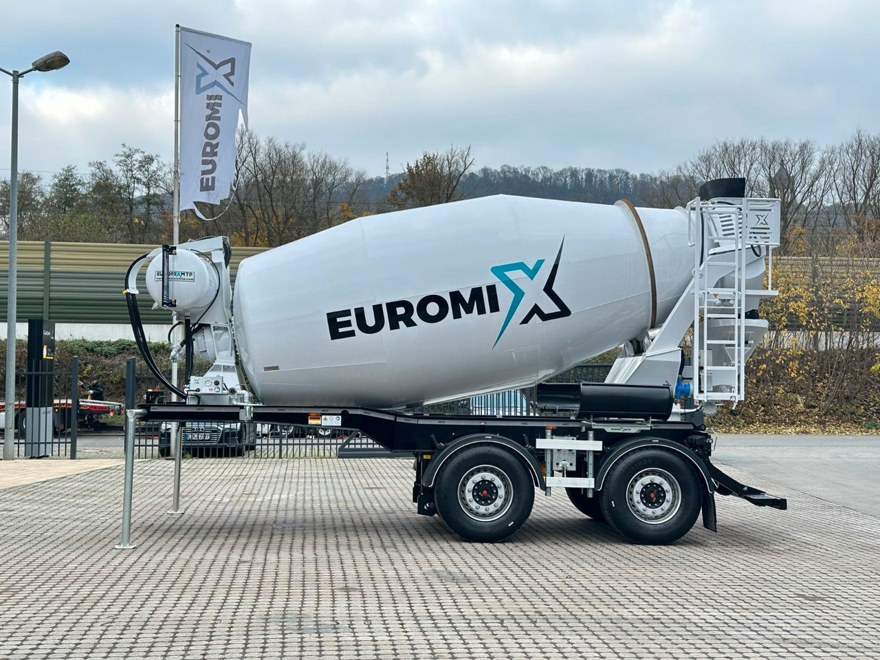 EUROMIX MTP - 10m³ Betonmischer-Auflieger - Truk pengaduk beton: gambar 1 EUROMIX MTP - 10m³ Betonmischer-Auflieger - Truk pengaduk beton: gambar 1