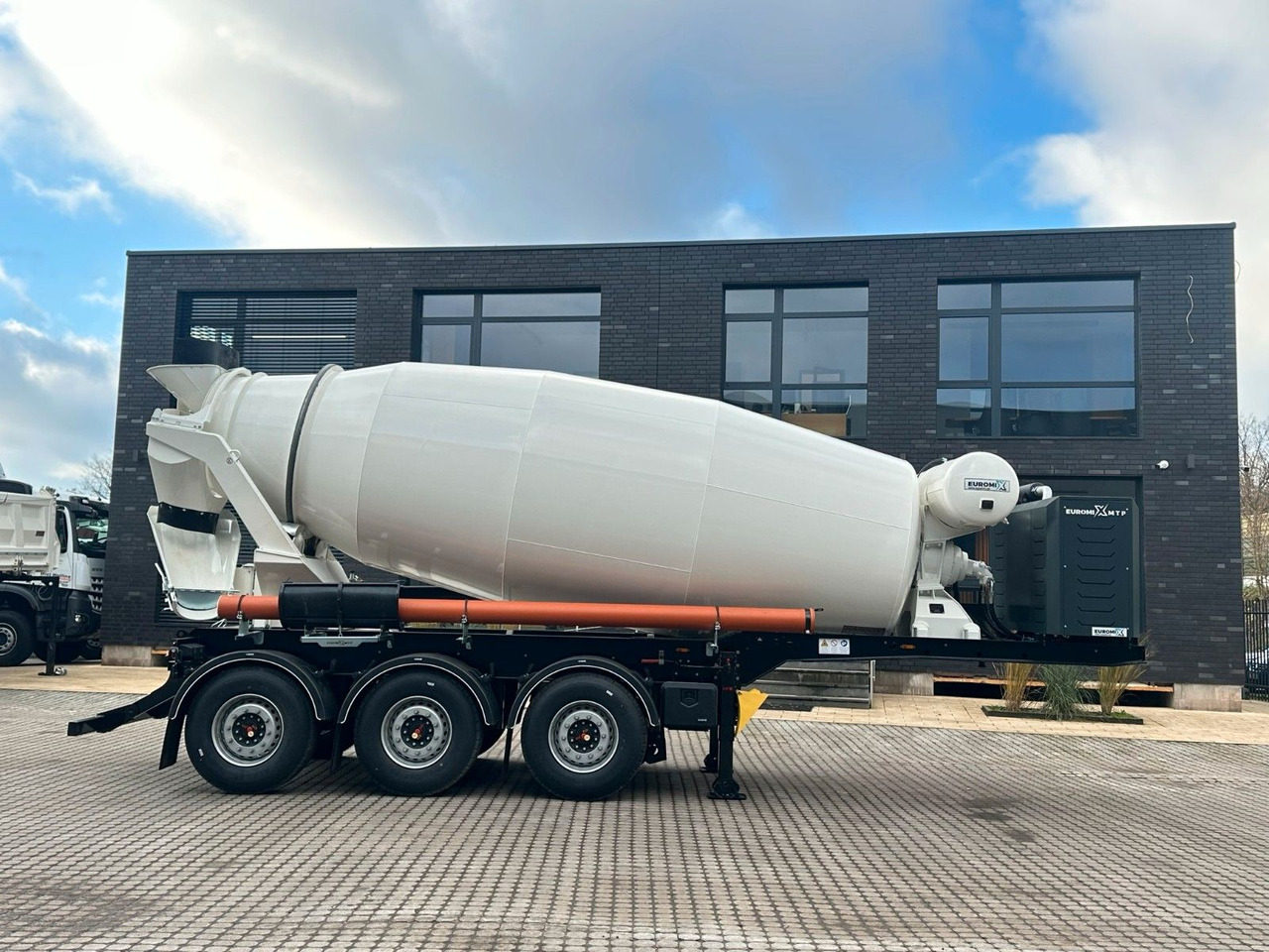 Truk pengaduk beton EUROMIX MTP - 12m³ Betonmischer-Auflieger: gambar 8