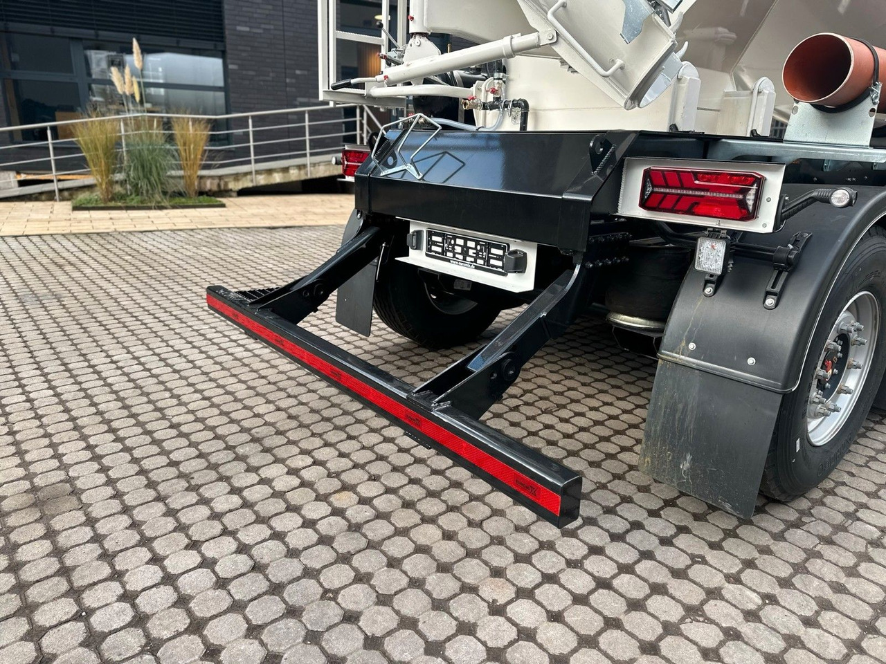Truk pengaduk beton EUROMIX MTP - 12m³ Betonmischer-Auflieger: gambar 15