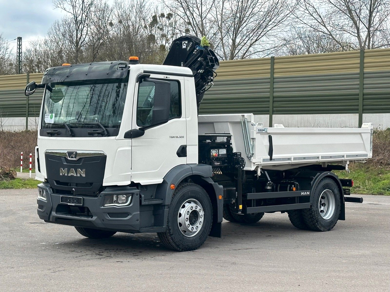 MAN TGM 18.320 4x2 Euro6e Hiab X-HiDuo 138DS-3 - Truk jungkit, Truk derek: gambar 2 MAN TGM 18.320 4x2 Euro6e Hiab X-HiDuo 138DS-3 - Truk jungkit, Truk derek: gambar 2