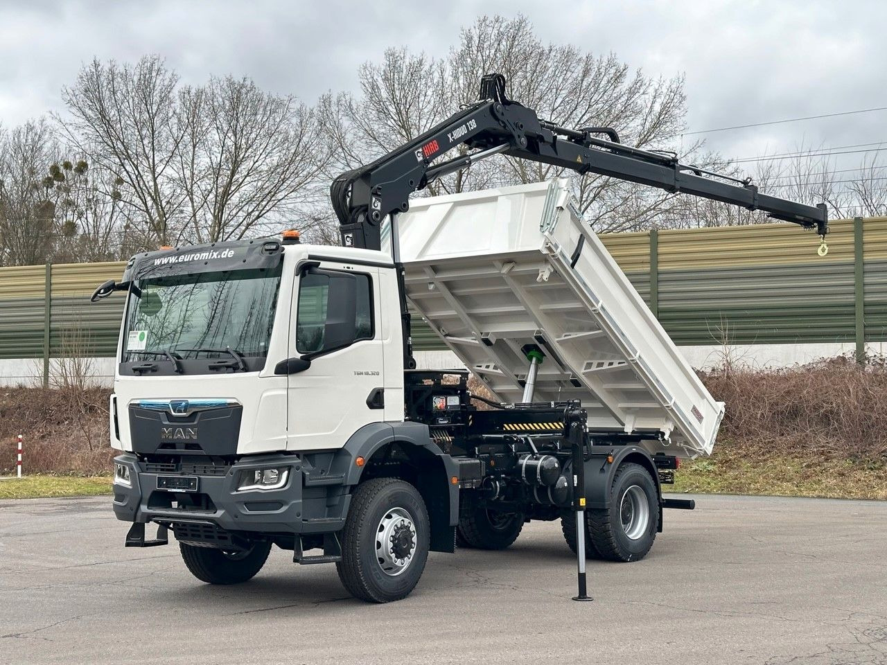 MAN TGM 18.320 4x4 Euro6e Hiab X-HiDuo 138DS-3 - Truk derek: gambar 1 MAN TGM 18.320 4x4 Euro6e Hiab X-HiDuo 138DS-3 - Truk derek: gambar 1