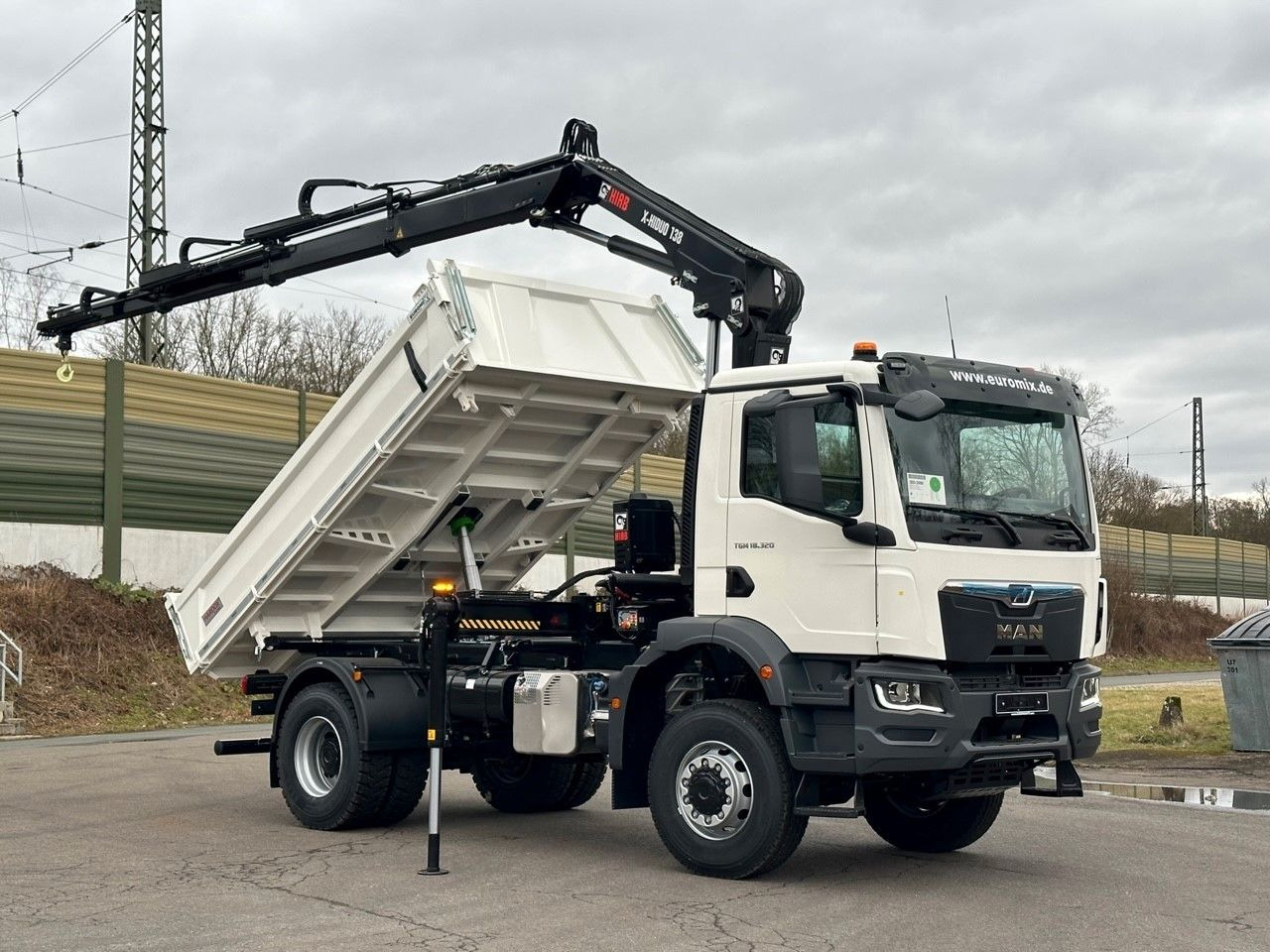 MAN TGM 18.320 4x4 Euro6e Hiab X-HiDuo 138DS-3 - Truk derek: gambar 2 MAN TGM 18.320 4x4 Euro6e Hiab X-HiDuo 138DS-3 - Truk derek: gambar 2