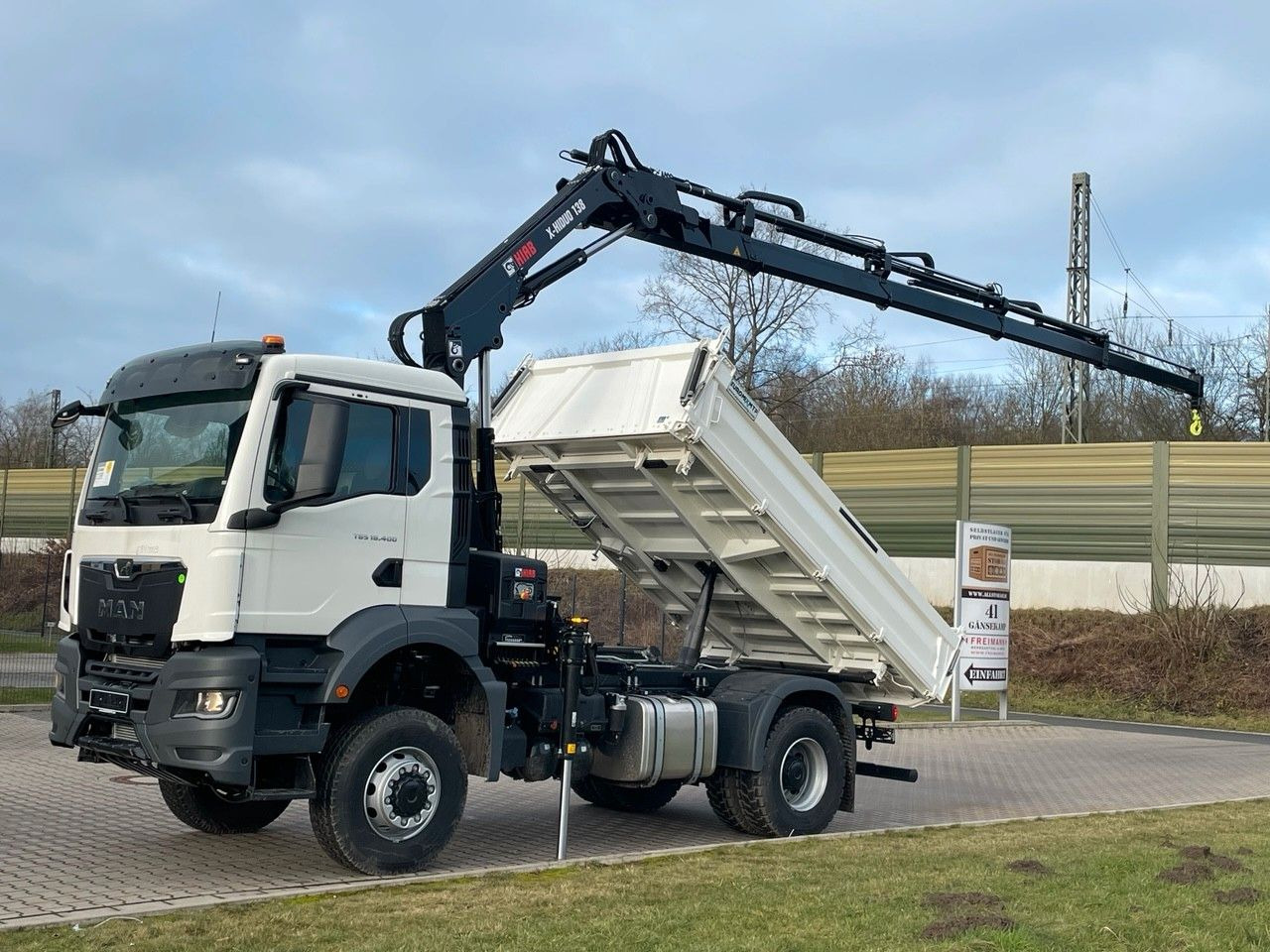 MAN TGS 18.400 TG3 4x4 Euro6e Hiab X-HiDuo 138DS-4 - Truk jungkit, Truk derek: gambar 1 MAN TGS 18.400 TG3 4x4 Euro6e Hiab X-HiDuo 138DS-4 - Truk jungkit, Truk derek: gambar 1