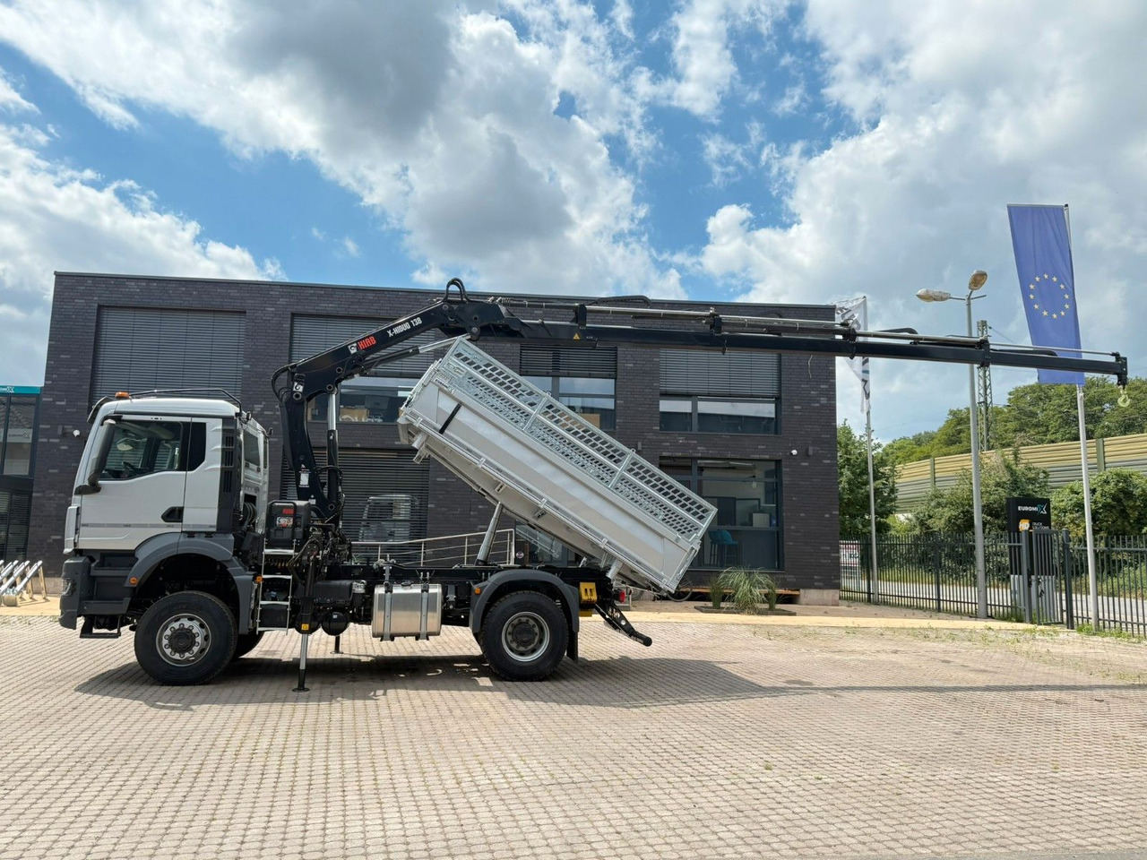 MAN TGS 18.400 TG3 4x4 Euro6e Hiab X-HiDuo 138DS-4 - Truk jungkit, Truk derek: gambar 4 MAN TGS 18.400 TG3 4x4 Euro6e Hiab X-HiDuo 138DS-4 - Truk jungkit, Truk derek: gambar 4