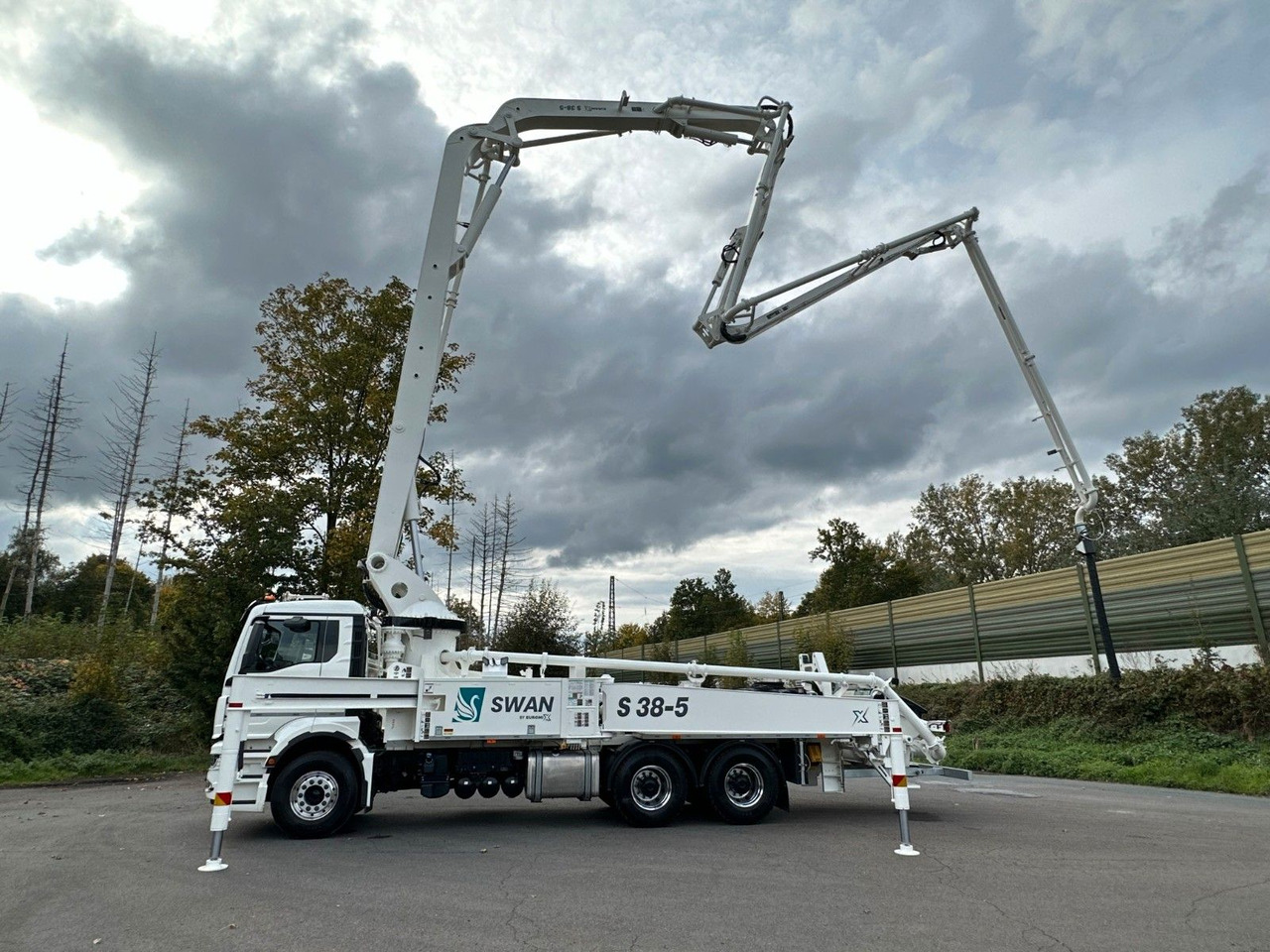 MAN TGS 26.510 6x4 SWAN TSP 38-5 160RZ ( 38m ) - Truk pompa beton: gambar 4 MAN TGS 26.510 6x4 SWAN TSP 38-5 160RZ ( 38m ) - Truk pompa beton: gambar 4