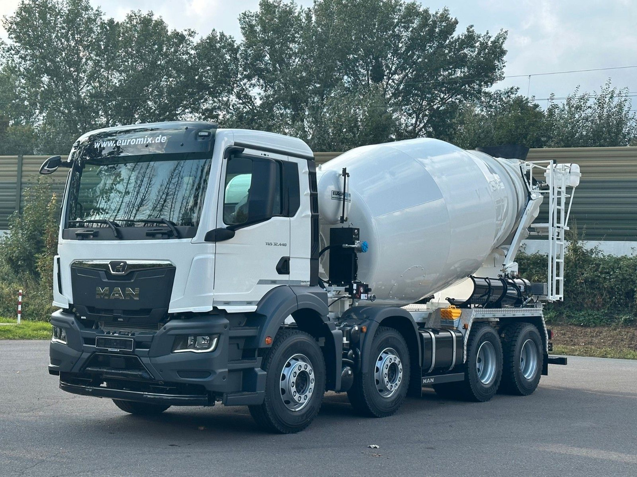 MAN TGS 32.440 8x4 / Euromix MTP EM 9 L - Truk pengaduk beton: gambar 3 MAN TGS 32.440 8x4 / Euromix MTP EM 9 L - Truk pengaduk beton: gambar 3