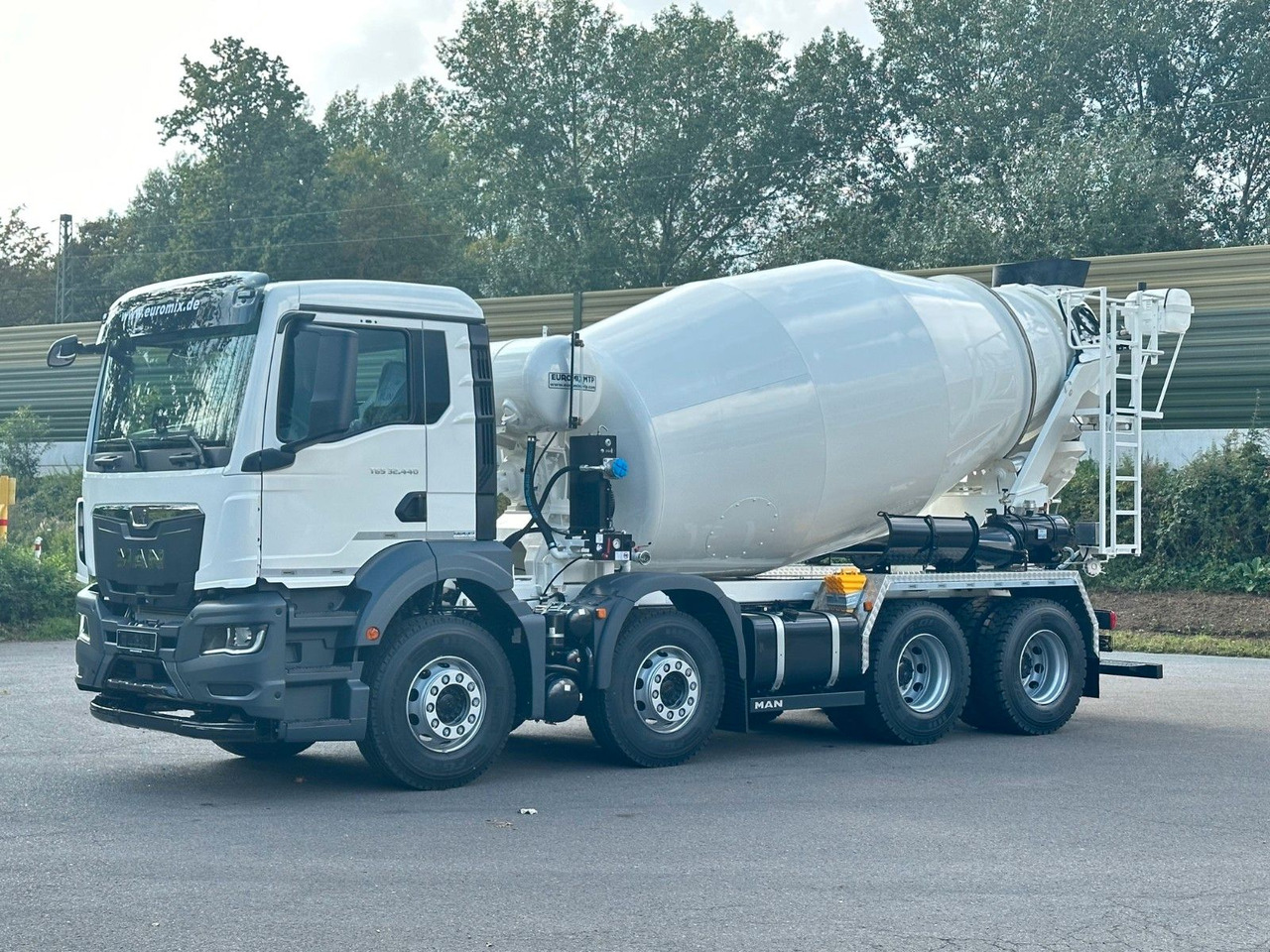 MAN TGS 32.440 8x4 / Euromix MTP EM 9 L - Truk pengaduk beton: gambar 1 MAN TGS 32.440 8x4 / Euromix MTP EM 9 L - Truk pengaduk beton: gambar 1