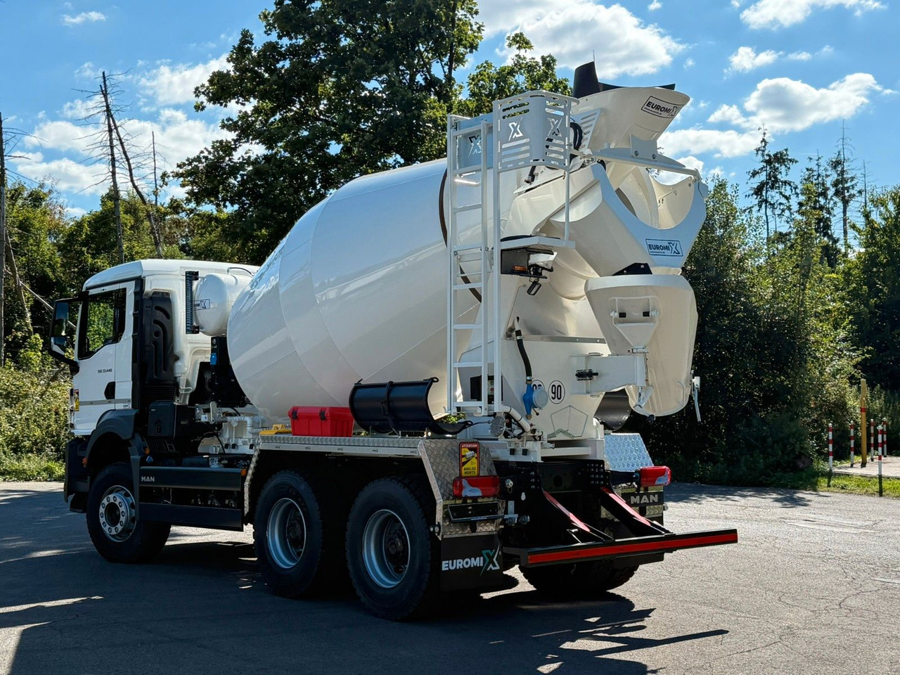 MAN TGS 33.440 / 6X4 Euro6e Euromix MTP EM 7 L - Truk pengaduk beton: gambar 5 MAN TGS 33.440 / 6X4 Euro6e Euromix MTP EM 7 L - Truk pengaduk beton: gambar 5