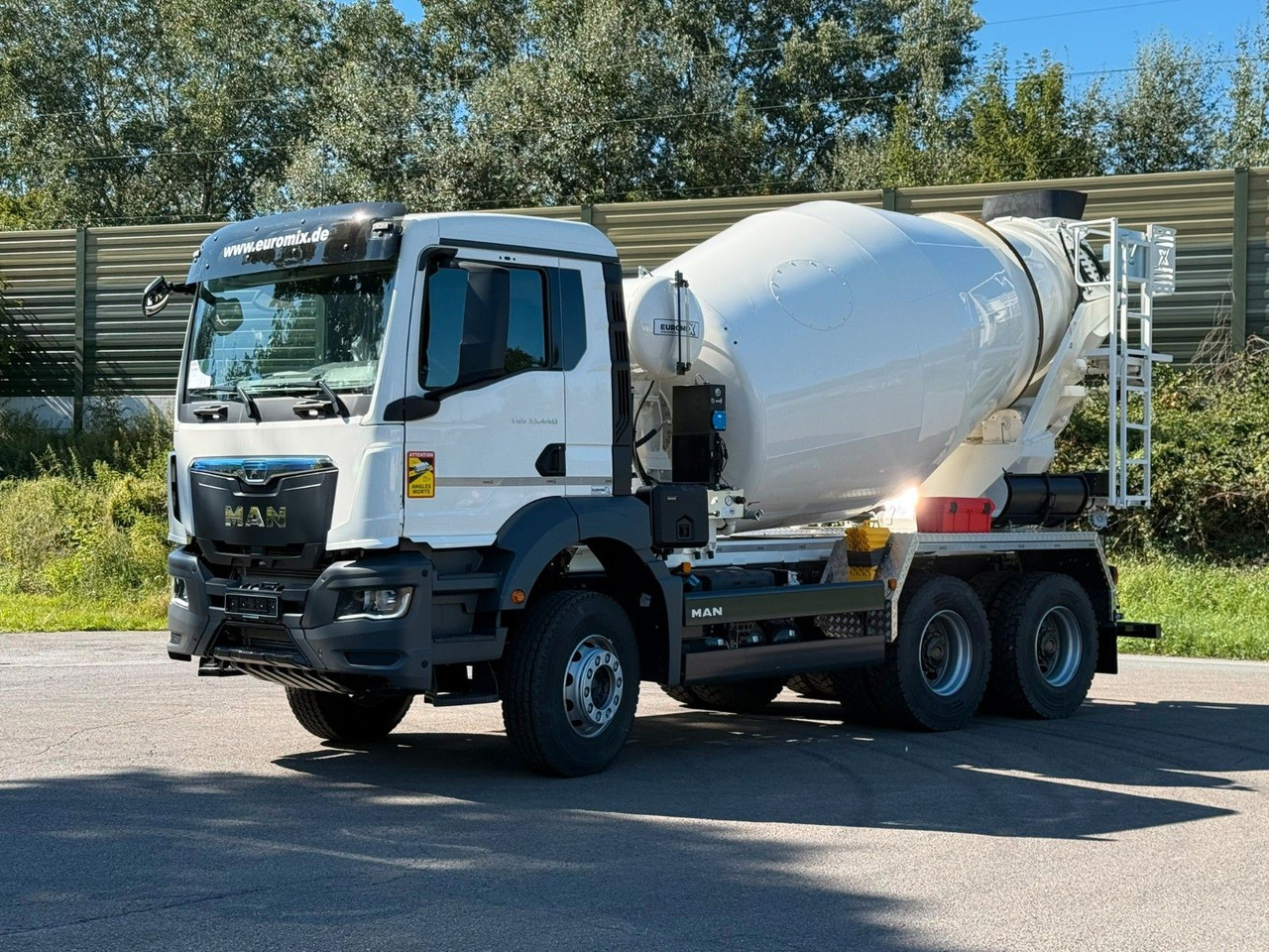MAN TGS 33.440 / 6X4 Euro6e Euromix MTP EM 7 L - Truk pengaduk beton: gambar 3 MAN TGS 33.440 / 6X4 Euro6e Euromix MTP EM 7 L - Truk pengaduk beton: gambar 3