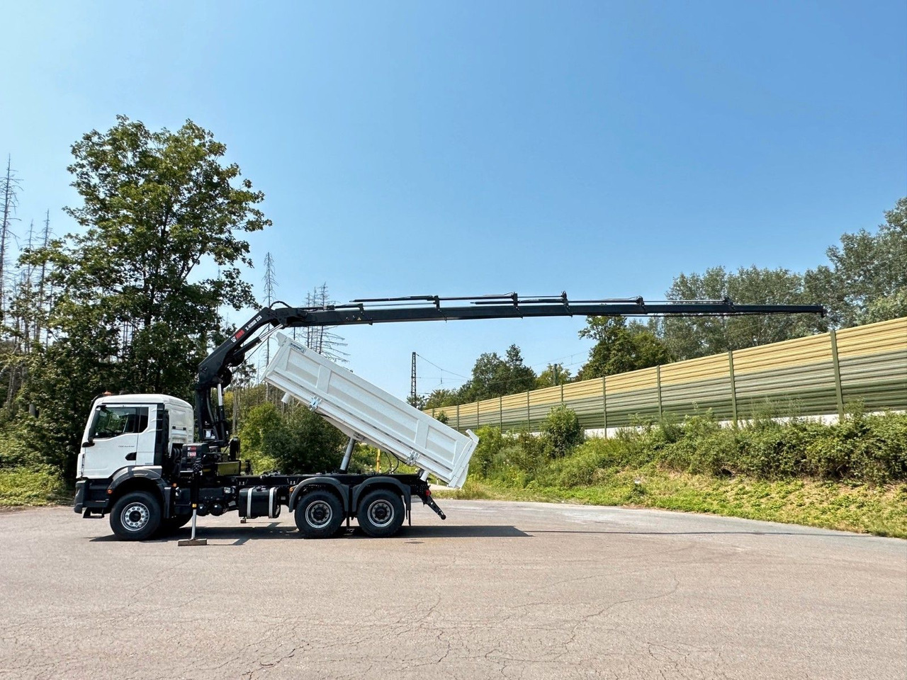 MAN TGS 33.440 6x4 /3-Seiten- Kipper / HIAB 228-6 - Truk jungkit, Truk derek: gambar 5 MAN TGS 33.440 6x4 /3-Seiten- Kipper / HIAB 228-6 - Truk jungkit, Truk derek: gambar 5