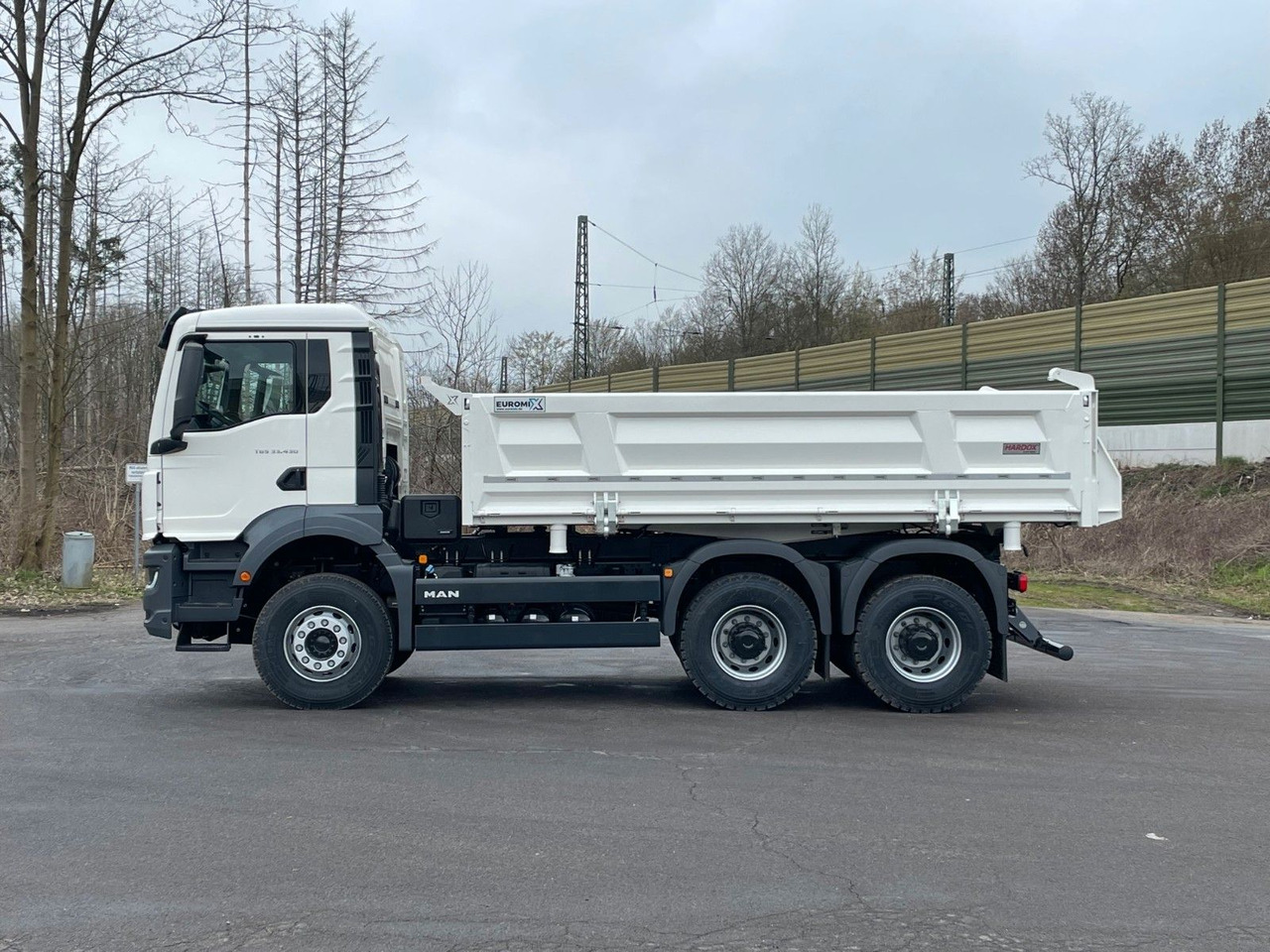 MAN TGS 33.440 6x4 /Euro6 3-Seiten-Kipper EuromixMTP - Truk jungkit: gambar 4 MAN TGS 33.440 6x4 /Euro6 3-Seiten-Kipper EuromixMTP - Truk jungkit: gambar 4