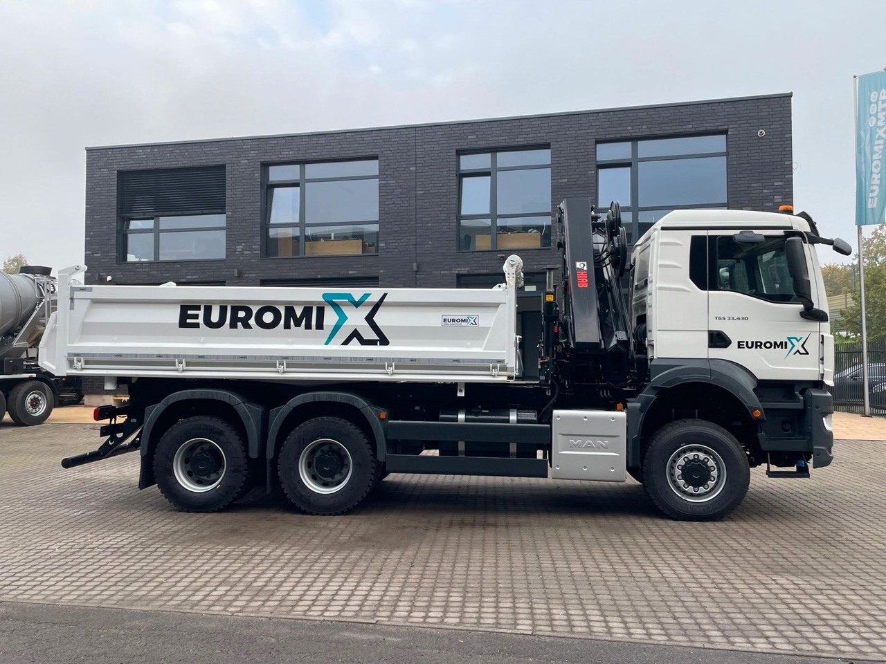 MAN TGS 33.440 6x6 /3-Seiten- Kipper / HIAB 228-6 - Truk jungkit, Truk derek: gambar 5 MAN TGS 33.440 6x6 /3-Seiten- Kipper / HIAB 228-6 - Truk jungkit, Truk derek: gambar 5