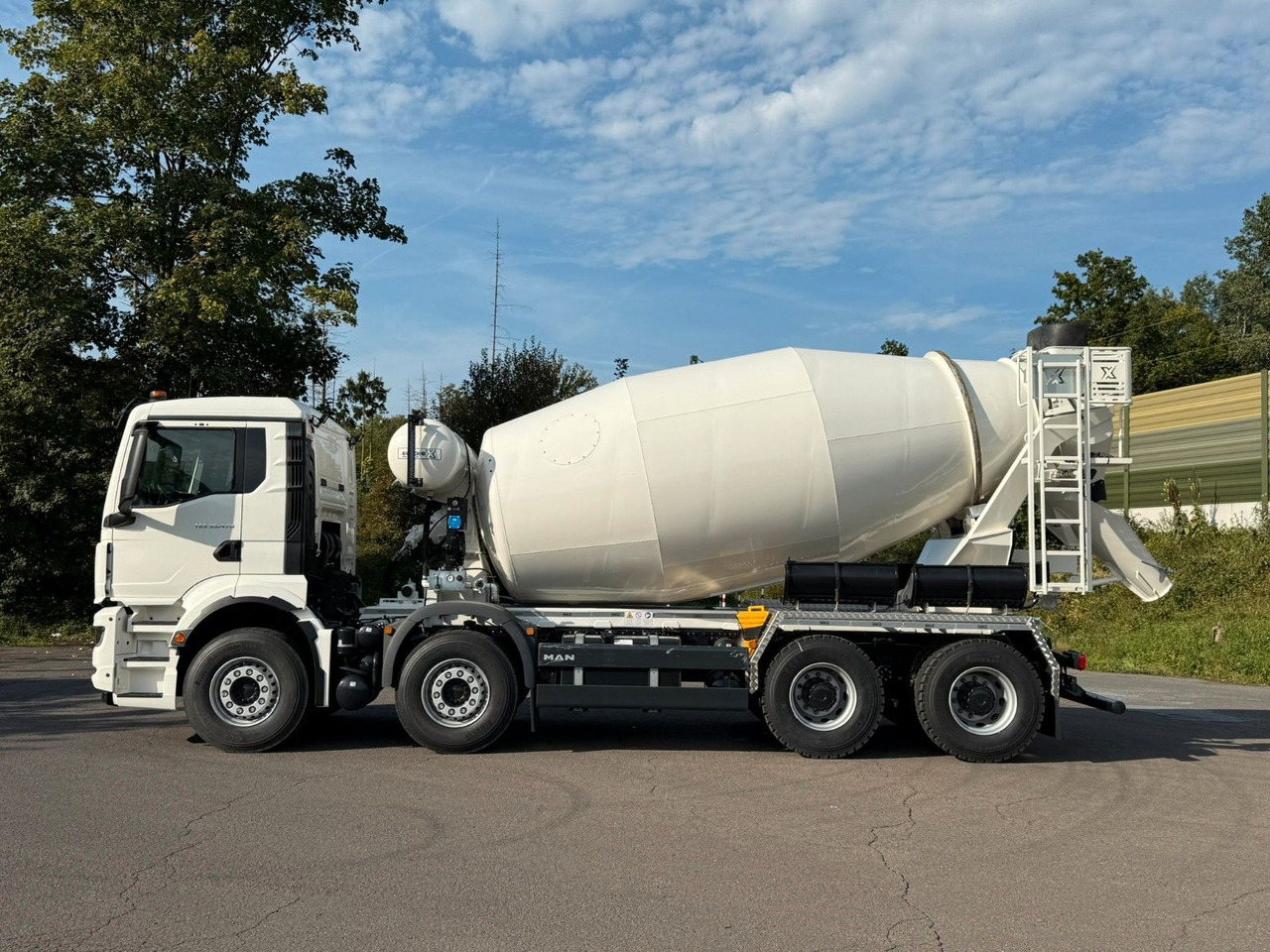 MAN TGS 35.470 BB 8X4 EuromixMTP EM 10 L - Truk pengaduk beton: gambar 3 MAN TGS 35.470 BB 8X4 EuromixMTP EM 10 L - Truk pengaduk beton: gambar 3