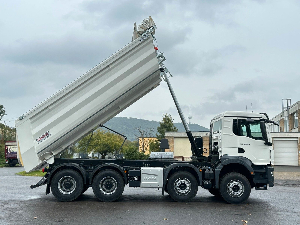 MAN TGS 35.470 BB 8X4 Mulden Kipper 10X Vorhanden MAN TGS 35.470 BB 8X4 Mulden Kipper 10X Vorhanden - Truk jungkit: gambar 5 MAN TGS 35.470 BB 8X4 Mulden Kipper 10X Vorhanden MAN TGS 35.470 BB 8X4 Mulden Kipper 10X Vorhanden - Truk jungkit: gambar 5