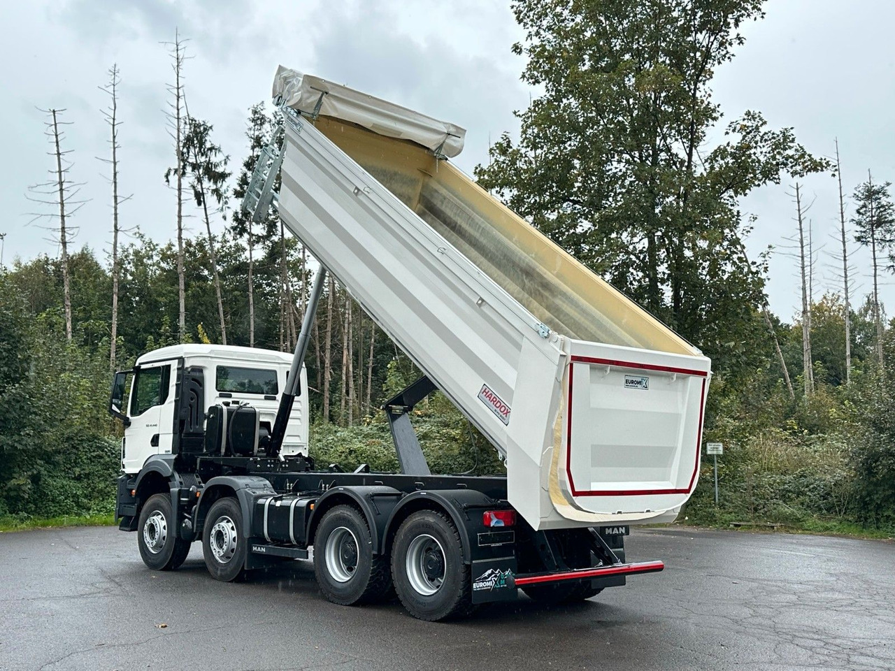 MAN TGS 35.470 BB 8X4 Mulden Kipper 10X Vorhanden MAN TGS 35.470 BB 8X4 Mulden Kipper 10X Vorhanden - Truk jungkit: gambar 3 MAN TGS 35.470 BB 8X4 Mulden Kipper 10X Vorhanden MAN TGS 35.470 BB 8X4 Mulden Kipper 10X Vorhanden - Truk jungkit: gambar 3