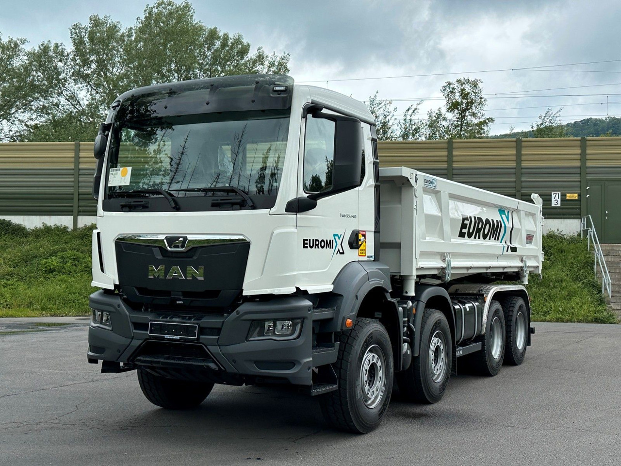 MAN TGS 35.480 8x4 EuromixMTP 2-Seiten-Kipper - Truk jungkit: gambar 3 MAN TGS 35.480 8x4 EuromixMTP 2-Seiten-Kipper - Truk jungkit: gambar 3