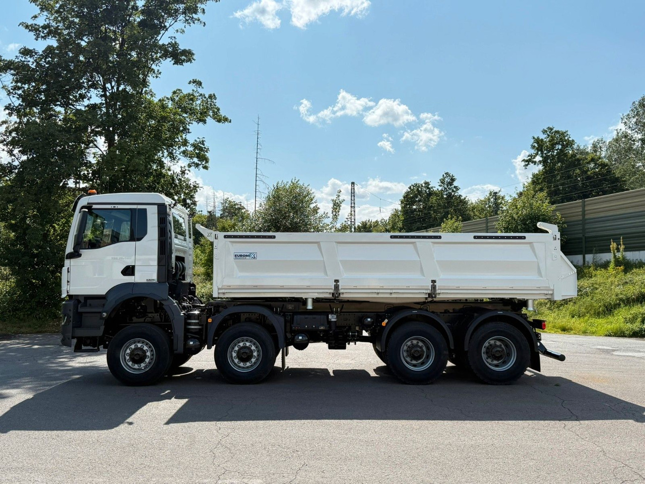 MAN TGS 35.480 8x8 EuromixMTP 3-Seiten-Kipper - Truk jungkit: gambar 4 MAN TGS 35.480 8x8 EuromixMTP 3-Seiten-Kipper - Truk jungkit: gambar 4