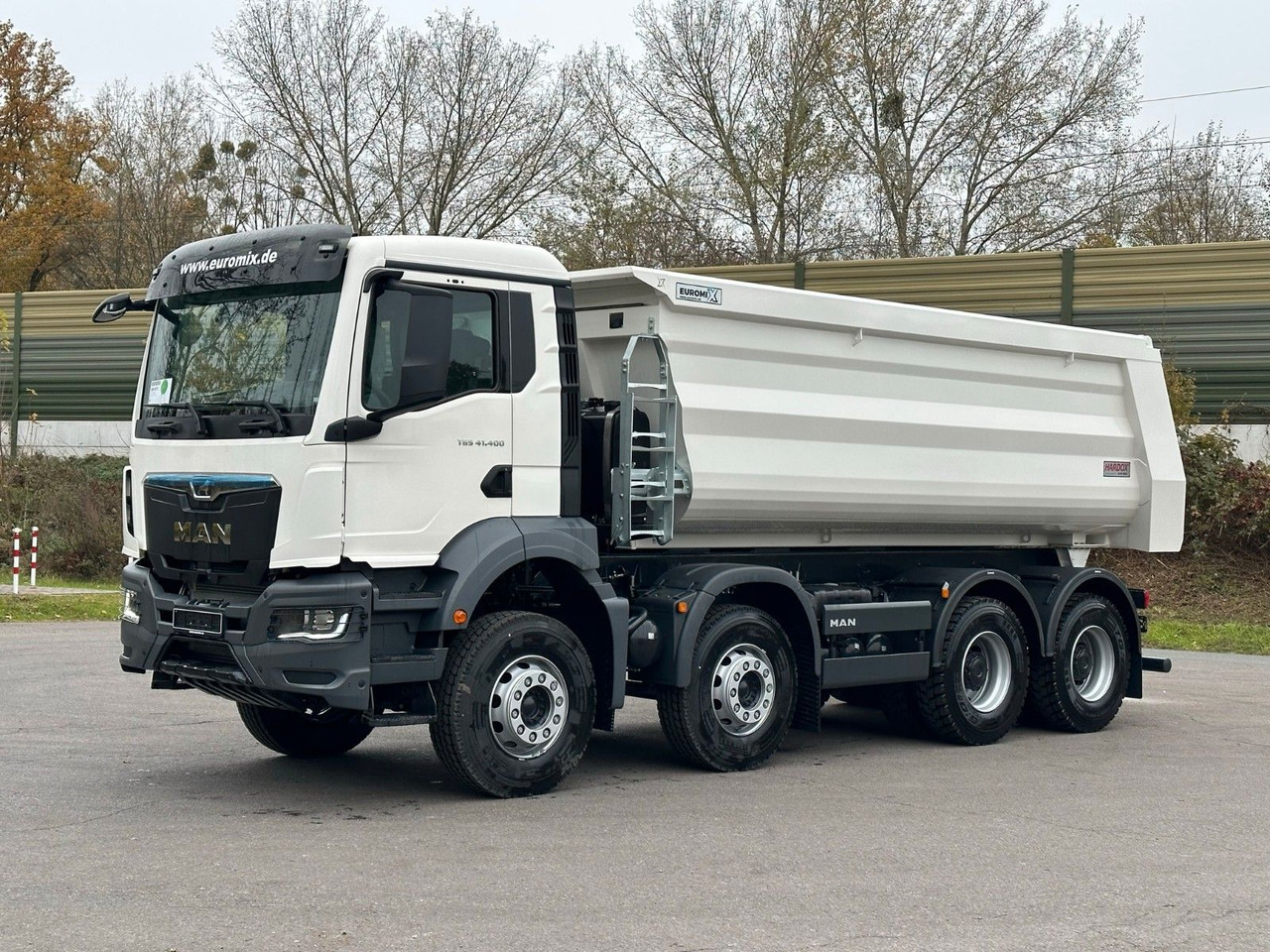 MAN TGS 41.400 8x4 / EUROMIX MTP 20m³/ EURO2 Kipper - Truk jungkit: gambar 1 MAN TGS 41.400 8x4 / EUROMIX MTP 20m³/ EURO2 Kipper - Truk jungkit: gambar 1