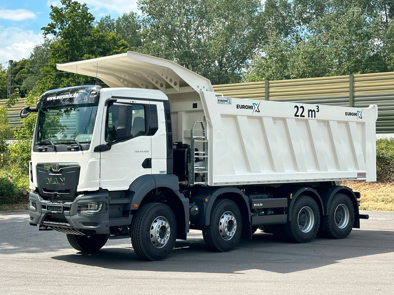 MAN TGS 41.400 8x4 / EUROMIX MTP 22m³/ Eckige Mulde - Truk jungkit: gambar 2 MAN TGS 41.400 8x4 / EUROMIX MTP 22m³/ Eckige Mulde - Truk jungkit: gambar 2