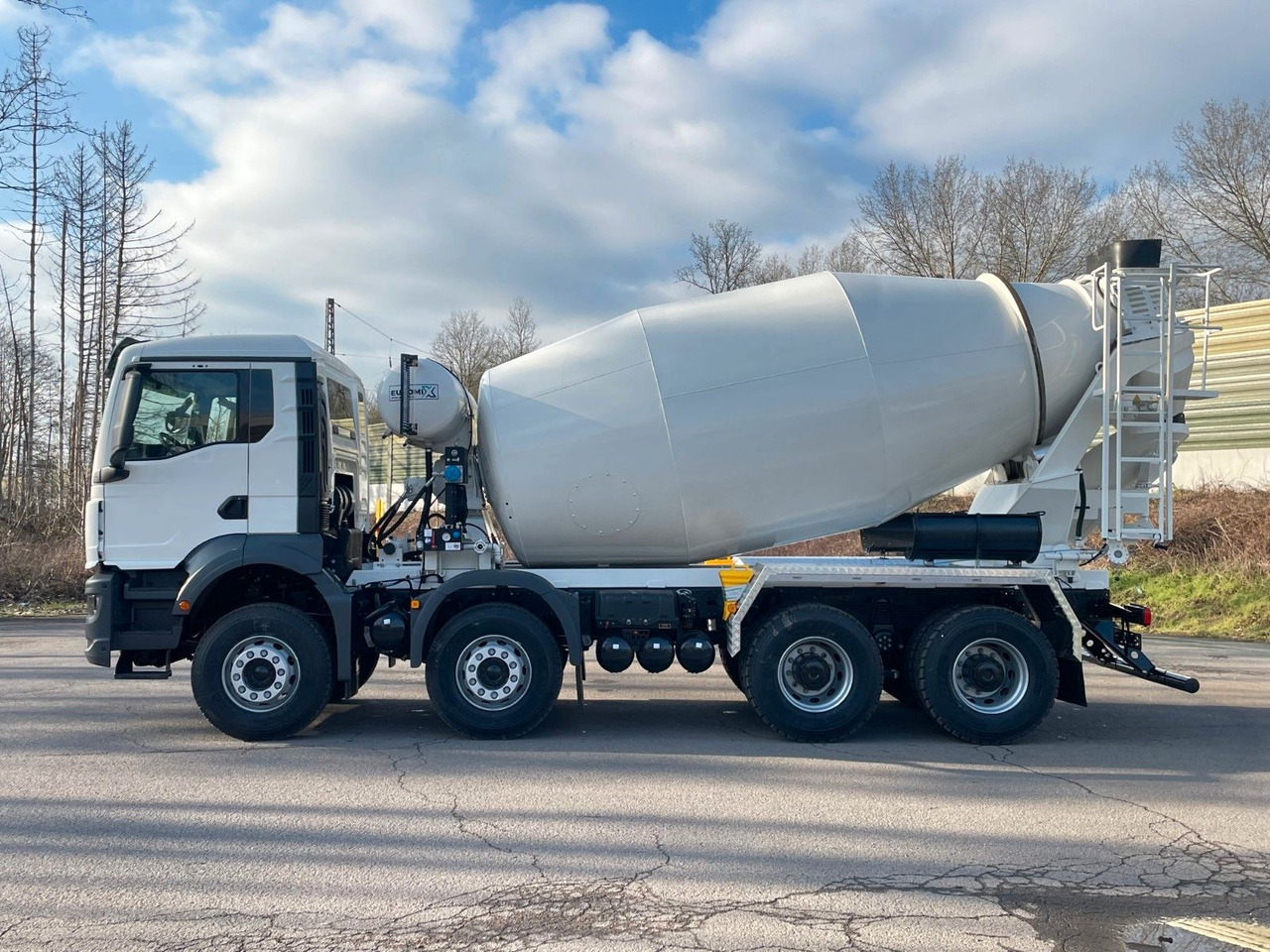 MAN TGS 41.400 8x4 / EuromixMTP EM 12m³ R / EURO 2 - Truk pengaduk beton: gambar 4 MAN TGS 41.400 8x4 / EuromixMTP EM 12m³ R / EURO 2 - Truk pengaduk beton: gambar 4