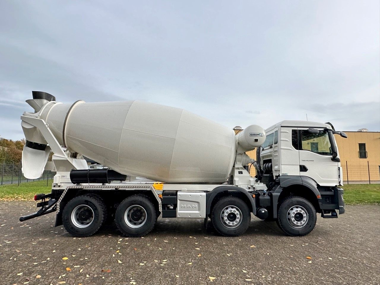 Truk pengaduk beton MAN TGS 41.440 8x4 /Euro6e Euromix EM 12 R: gambar 7