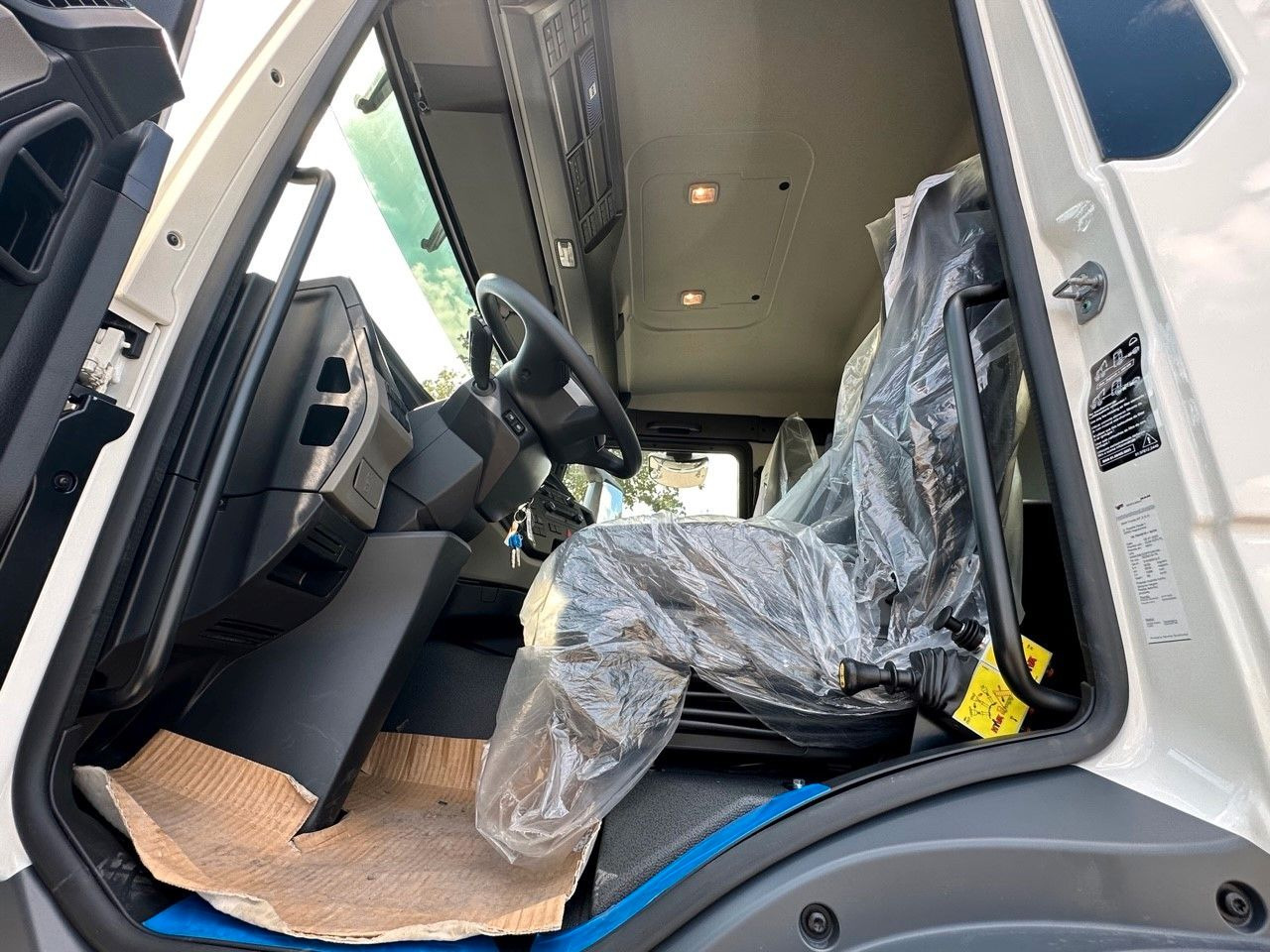 Truk jungkit MAN TGS 41.440  8x4 EuromixMTP 3-Seiten-Kipper: gambar 25