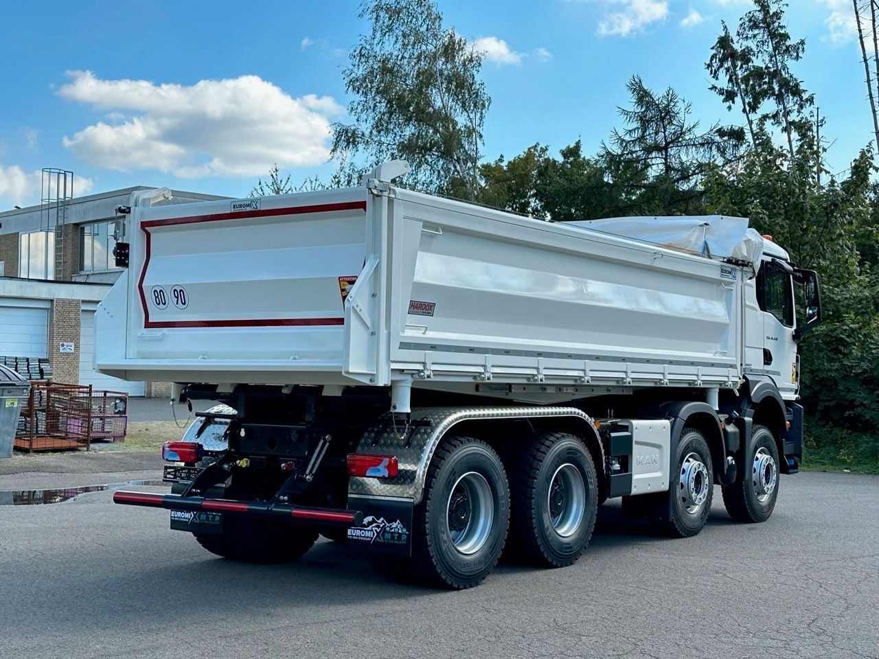 MAN TGS 41.440 8x4 EuromixMTP 3-Seiten-Kipper - Truk jungkit: gambar 4 MAN TGS 41.440 8x4 EuromixMTP 3-Seiten-Kipper - Truk jungkit: gambar 4