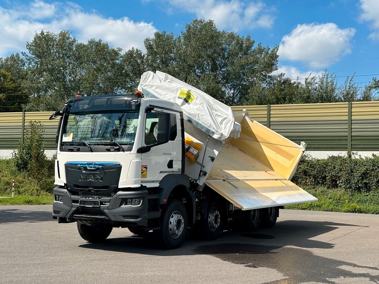 Truk jungkit MAN TGS 41.440  8x4 EuromixMTP 3-Seiten-Kipper: gambar 16