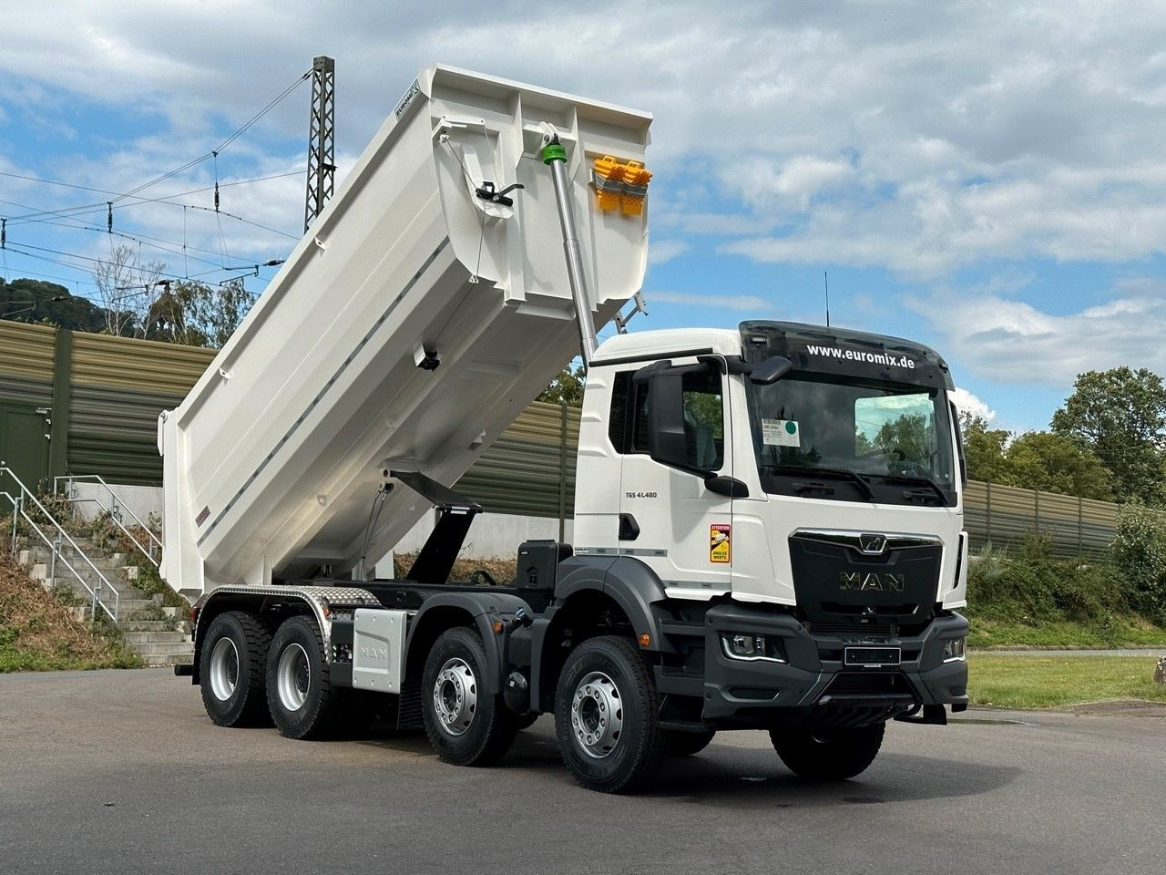 MAN TGS 41.440 8x4 EuromixMTP Mulden-Kipper - Truk jungkit: gambar 1 MAN TGS 41.440 8x4 EuromixMTP Mulden-Kipper - Truk jungkit: gambar 1