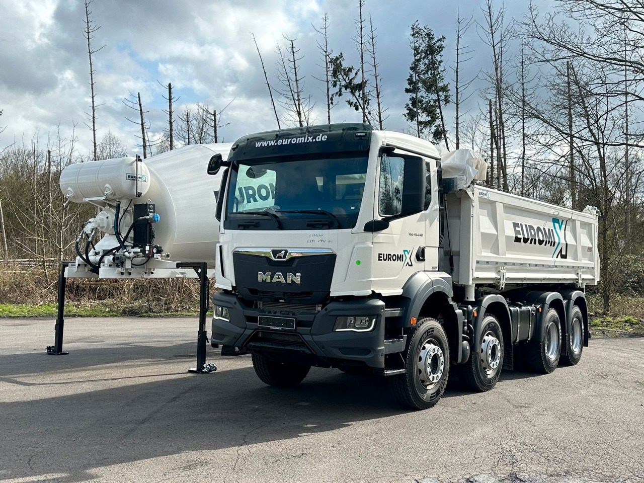 MAN TGS 41.440 8x4 WECHSELSYSTEM KIPPER+MISCHER - Truk jungkit: gambar 1 MAN TGS 41.440 8x4 WECHSELSYSTEM KIPPER+MISCHER - Truk jungkit: gambar 1