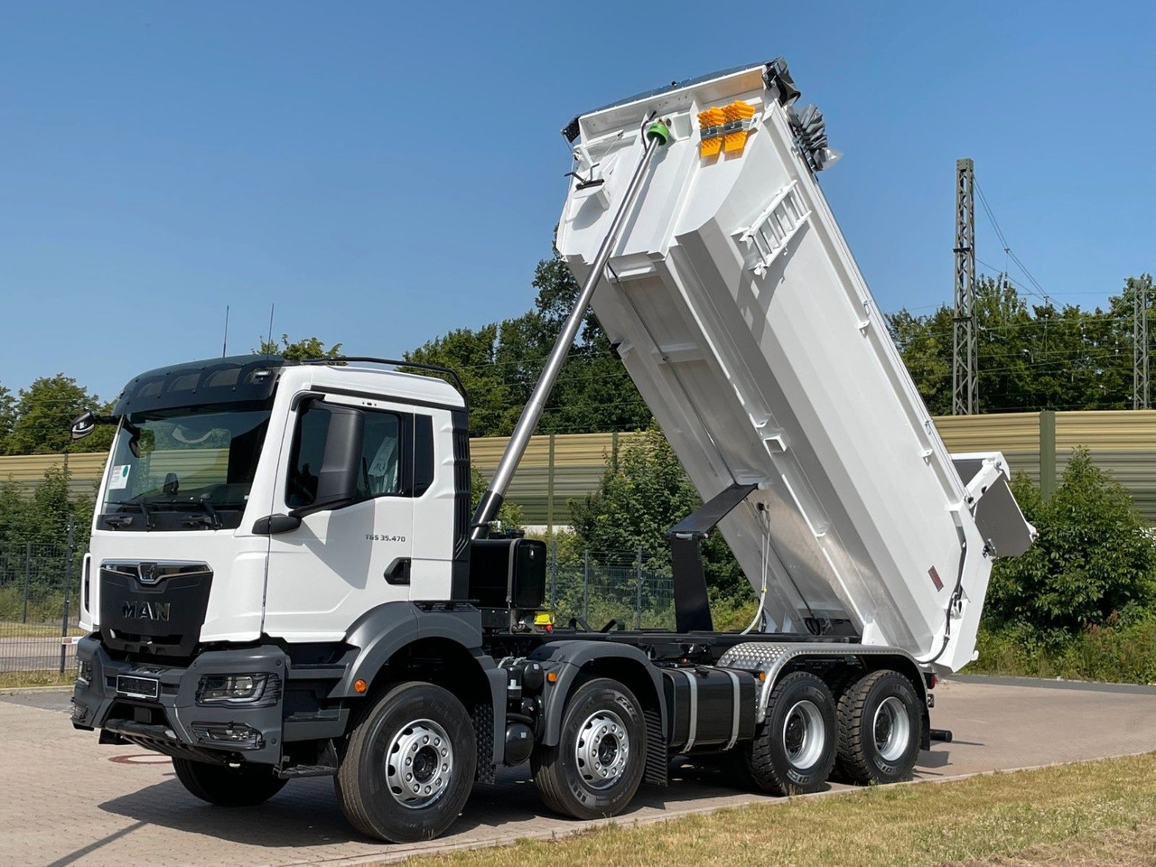 MAN TGS 41.480 8x4 /EuromixMTP /Hydraulische Klapp - Truk jungkit: gambar 1 MAN TGS 41.480 8x4 /EuromixMTP /Hydraulische Klapp - Truk jungkit: gambar 1