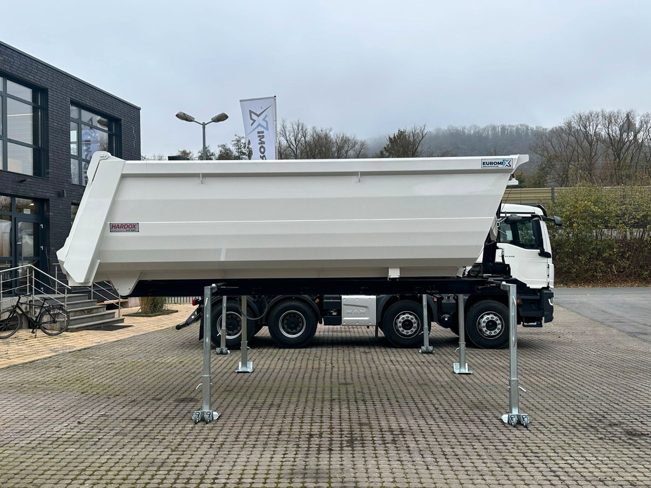 MAN TGS 41.480 8x4 WECHSELSYSTEM KIPPER+MISCHER - Truk pengaduk beton, Tukar tubuh jungkit: gambar 4 MAN TGS 41.480 8x4 WECHSELSYSTEM KIPPER+MISCHER - Truk pengaduk beton, Tukar tubuh jungkit: gambar 4