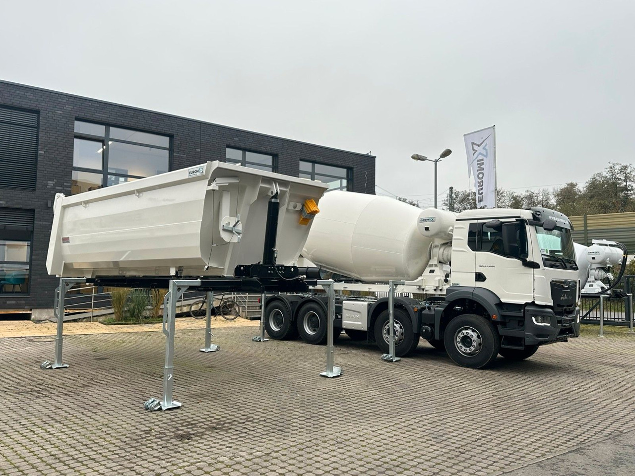 MAN TGS 41.480 8x4 WECHSELSYSTEM KIPPER+MISCHER - Truk pengaduk beton, Tukar tubuh jungkit: gambar 3 MAN TGS 41.480 8x4 WECHSELSYSTEM KIPPER+MISCHER - Truk pengaduk beton, Tukar tubuh jungkit: gambar 3