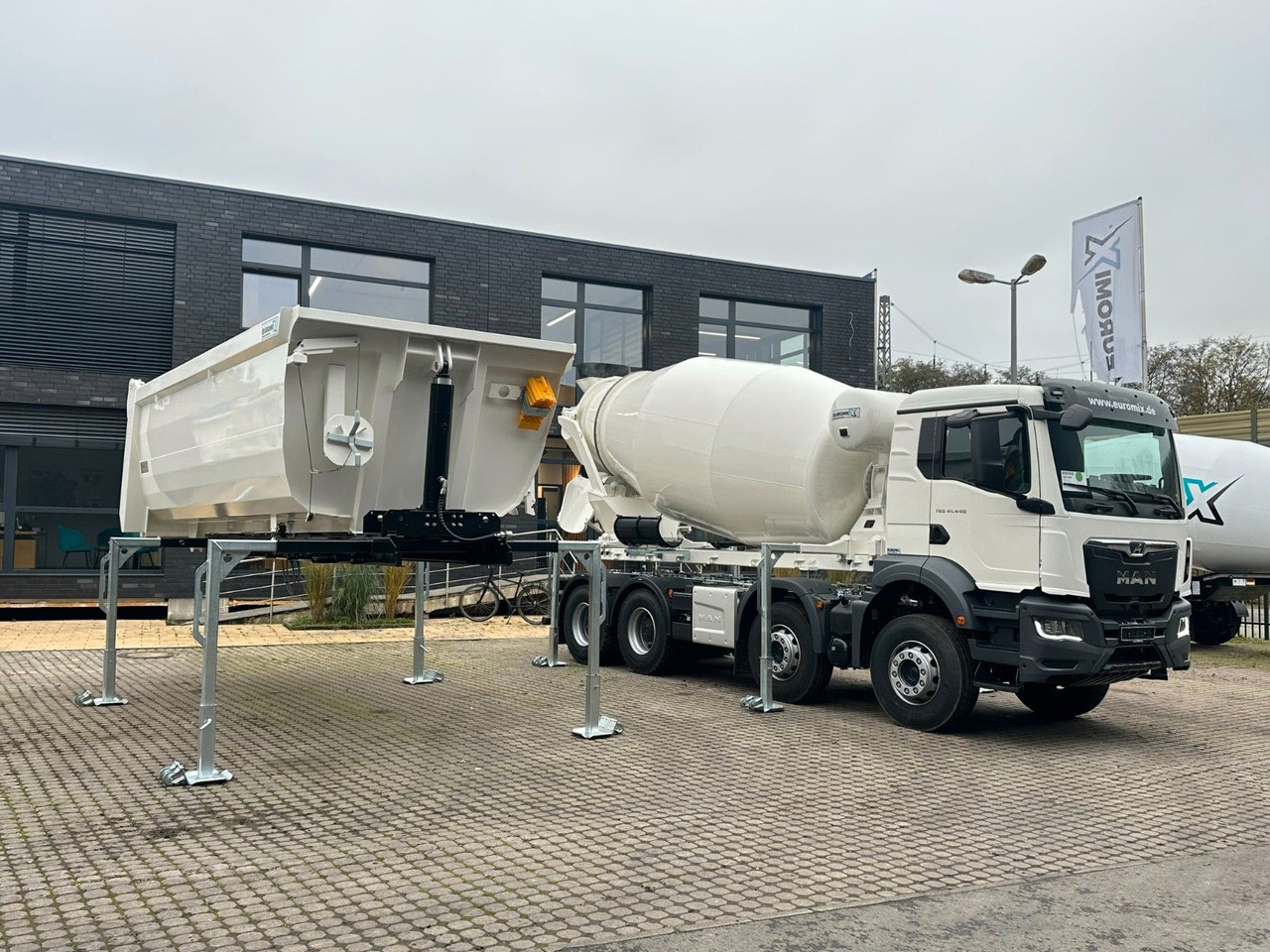 MAN TGS 41.480 8x4 WECHSELSYSTEM KIPPER+MISCHER - Truk pengaduk beton: gambar 1 MAN TGS 41.480 8x4 WECHSELSYSTEM KIPPER+MISCHER - Truk pengaduk beton: gambar 1