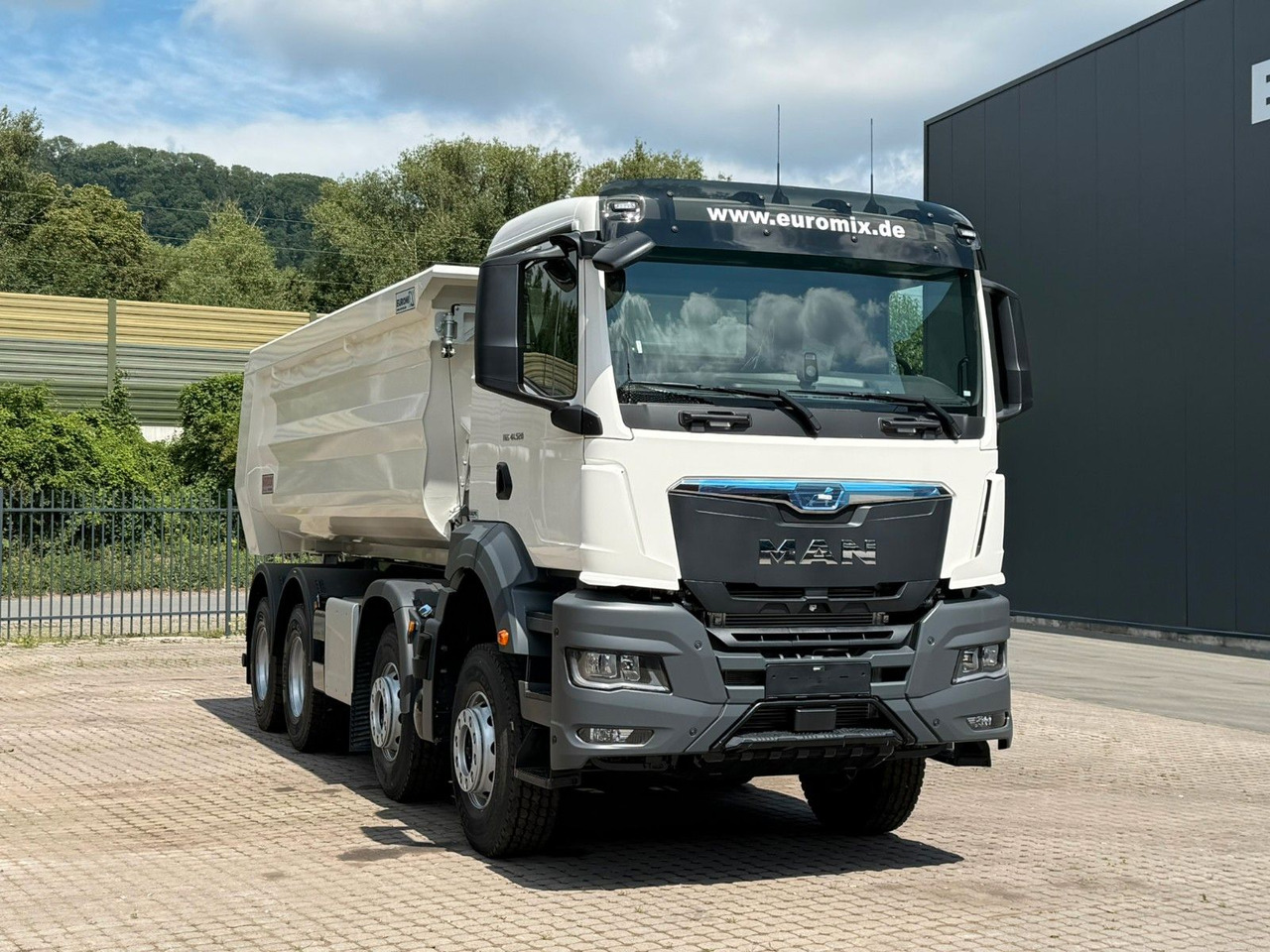 MAN TGS 41.520 BB 8X4 Euromix MuldenKipper Retarder - Truk jungkit: gambar 2 MAN TGS 41.520 BB 8X4 Euromix MuldenKipper Retarder - Truk jungkit: gambar 2