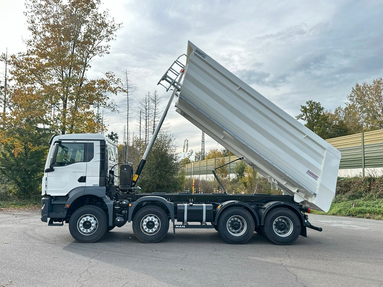 MAN TGS 41.520 BB 8X4 Euromix Retarder - Truk jungkit: gambar 4 MAN TGS 41.520 BB 8X4 Euromix Retarder - Truk jungkit: gambar 4