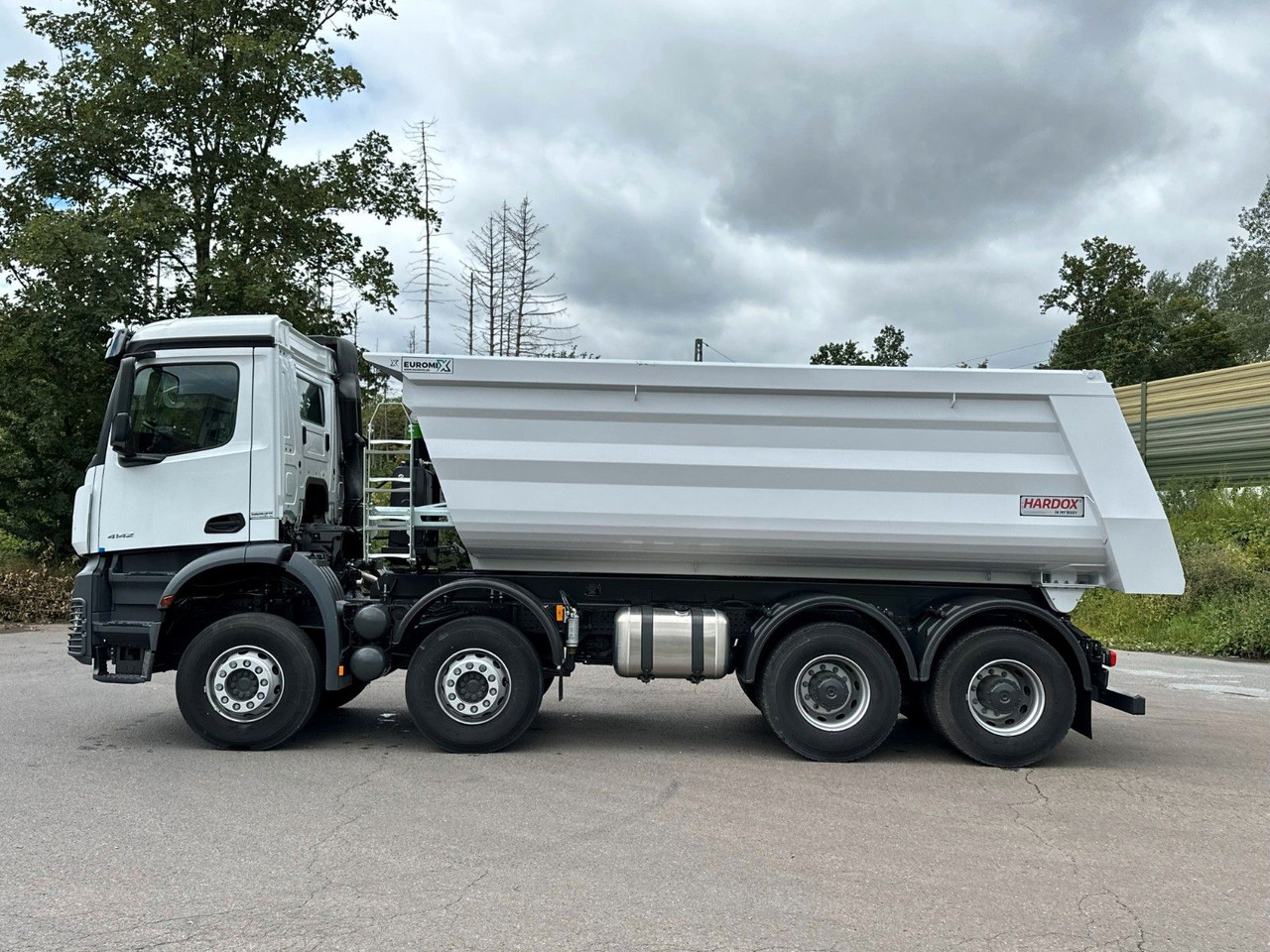 Mercedes-Benz 4142 8X4 Mulden- Kipper - EuromixMTP - Truk jungkit: gambar 3 Mercedes-Benz 4142 8X4 Mulden- Kipper - EuromixMTP - Truk jungkit: gambar 3