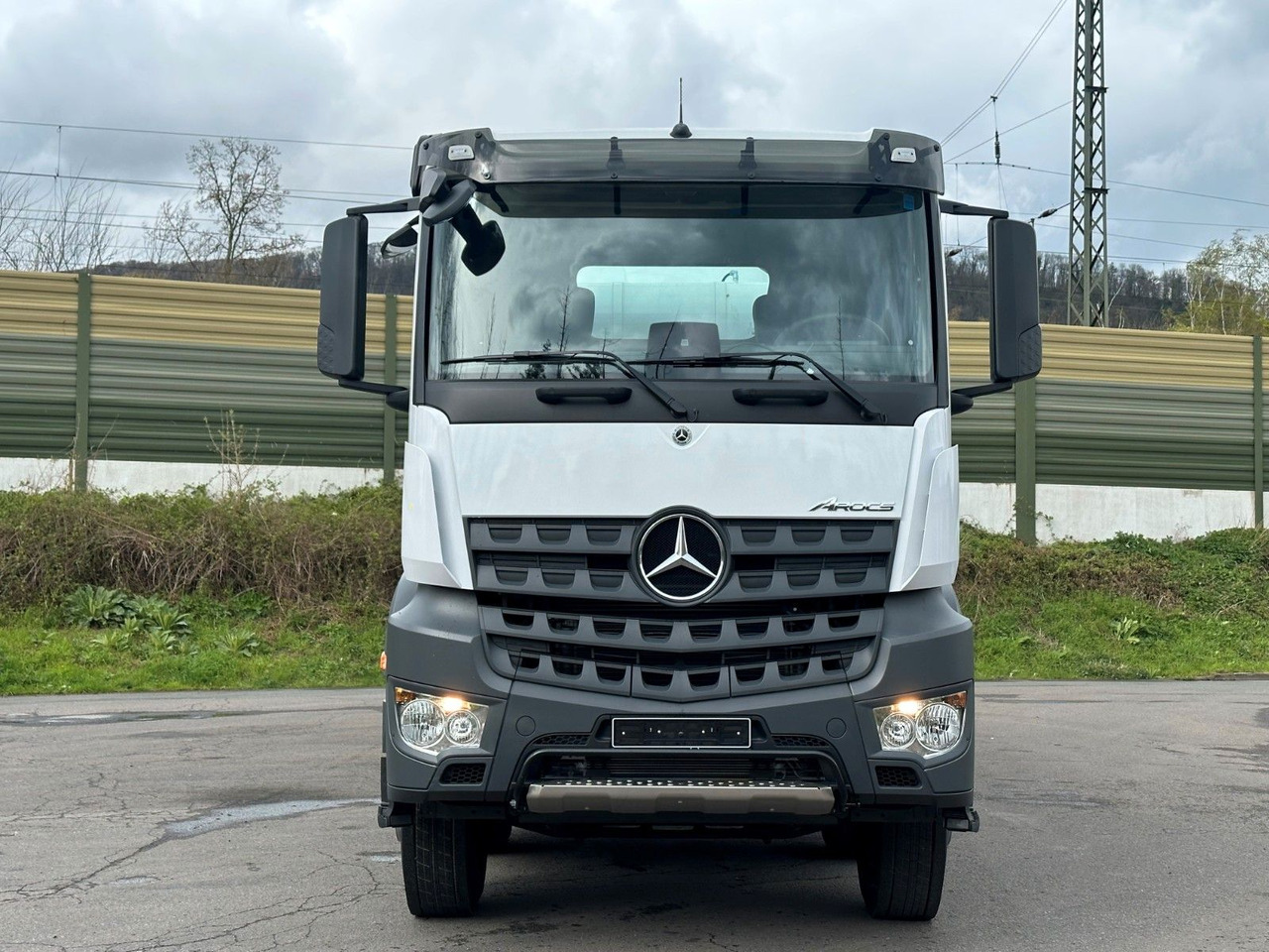 Mercedes-Benz 4145 8X4 EuromixMTP EM 10 Fahrmischer - Truk pengaduk beton: gambar 2 Mercedes-Benz 4145 8X4 EuromixMTP EM 10 Fahrmischer - Truk pengaduk beton: gambar 2